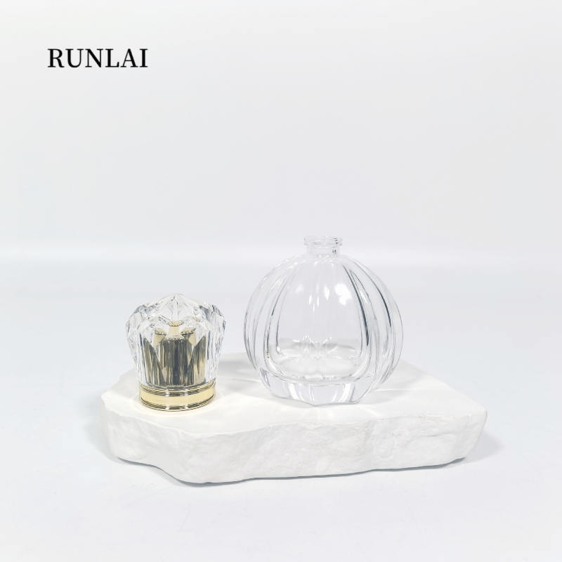 50 ml-es tök alakú, szabálytalan üvegparfüm készlet szórófejjel