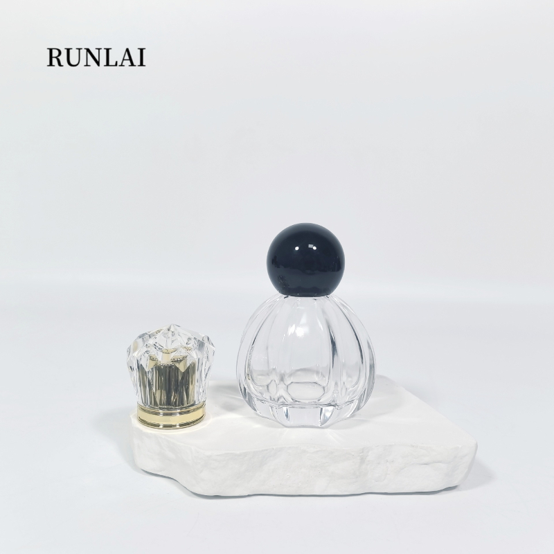50 ml-es tök alakú, szabálytalan üvegparfüm készlet szórófejjel