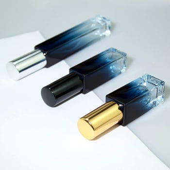 Gradiens kék négyzet alakú sprayüveg, üres parfüm mintatároló üveg, 10 ml és 5 ml