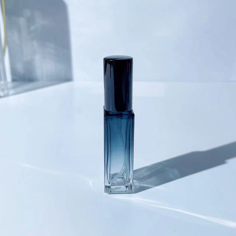 Gradiens kék négyzet alakú sprayüveg, üres parfüm mintatároló üveg, 10 ml és 5 ml