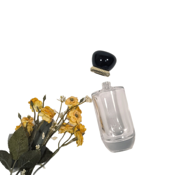75 ml átlátszó üvegből készült parfümös flakon snap-on zárófedéllel, egyszerű és elegáns