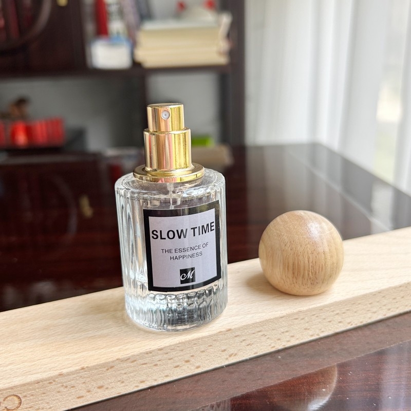 50 ml üveg parfüm, 30 ml külön tartály, nyomó típusú finom köd permetező