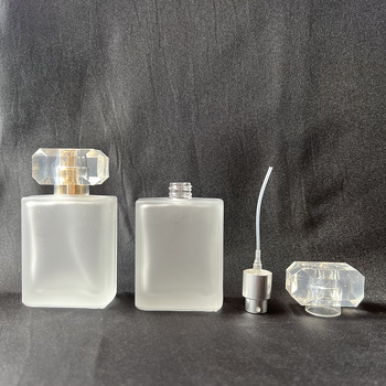 50 ml üveg parfümhöz csavaros kupakkal, matt felületű átlátszó üveg, üres spray palack kozmetikumokhoz
