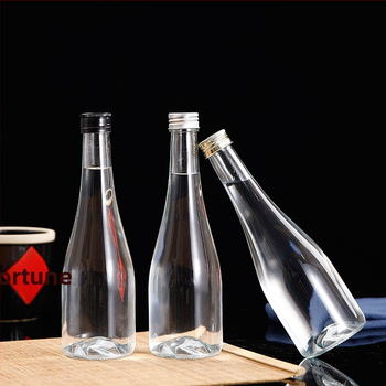 Prozirne staklene boce za alkohol, sok od breze, napitke, voćna vina i mineralnu vodu