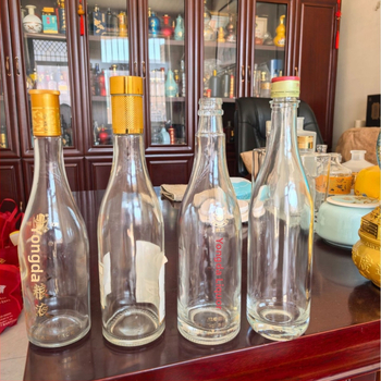 Sklenená fľaša na likér, číra, objem 500 ml, balenie 0,5 kg, na domáce varenie a dávkovanie likéru