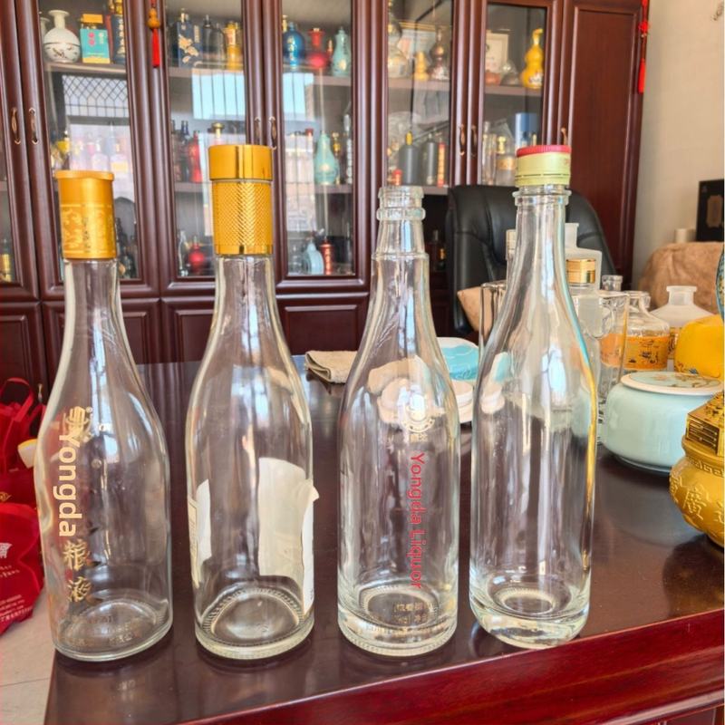 Sklenená fľaša na likér, číra, objem 500 ml, balenie 0,5 kg, na domáce varenie a dávkovanie likéru