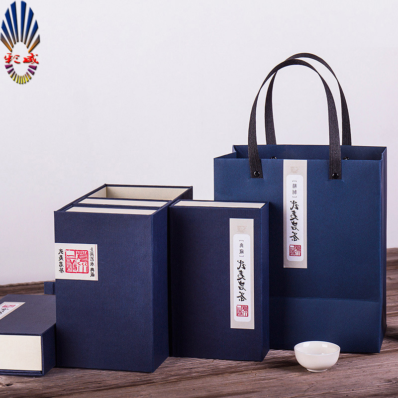Set cadou de ceai personalizabil cu ceai floral și ștampilare argintie