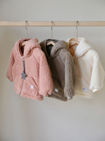 Dječja jakna od teddy fleece s kapuljom i zatvaračem na zip, unisex, zima 2025