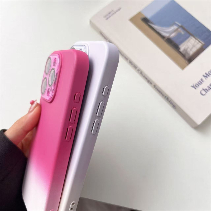 Futrola za iPhone 17 od tekućeg silikona s zaštitom leće, plavi gradient