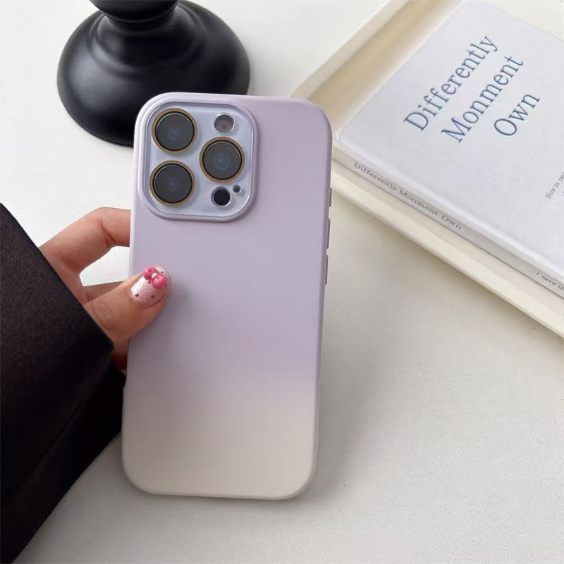Futrola za iPhone 17 od tekućeg silikona s zaštitom leće, plavi gradient