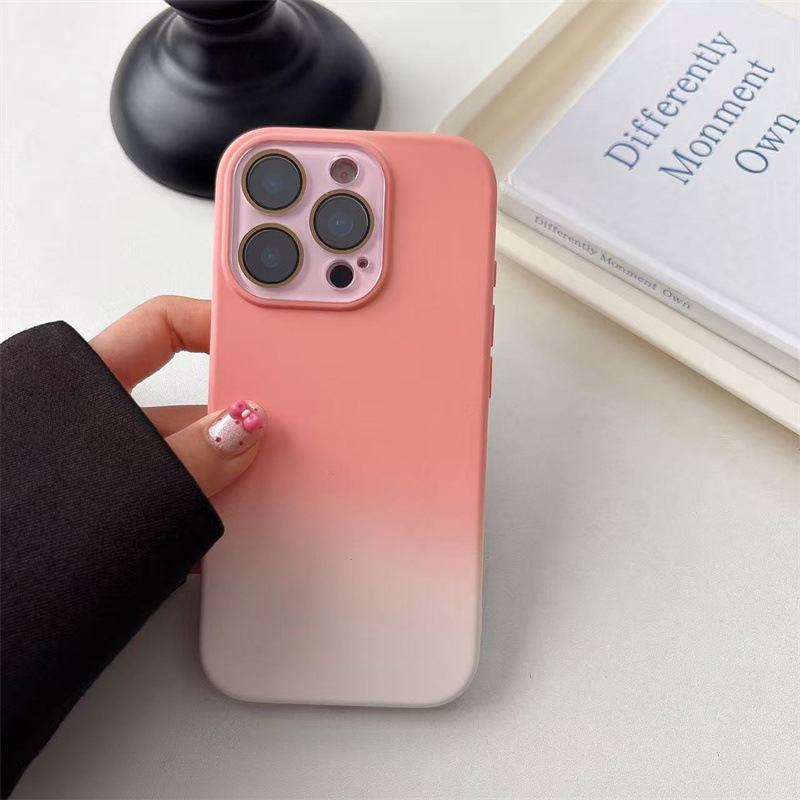 Futrola za iPhone 17 od tekućeg silikona s zaštitom leće, plavi gradient