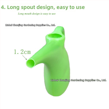 Stropitoare din plastic, culoare multicolor, gură lungă, deschidere largă, 2 L