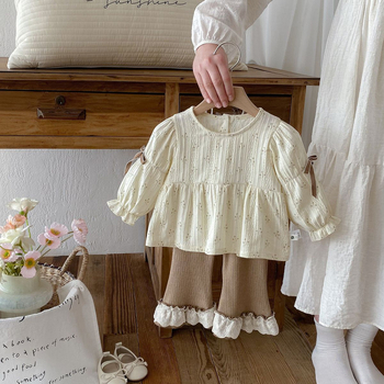 Set od dva komada za djevojčicu: floralna bluza u stilu baby-doll i široke hlače, proljeće 2026