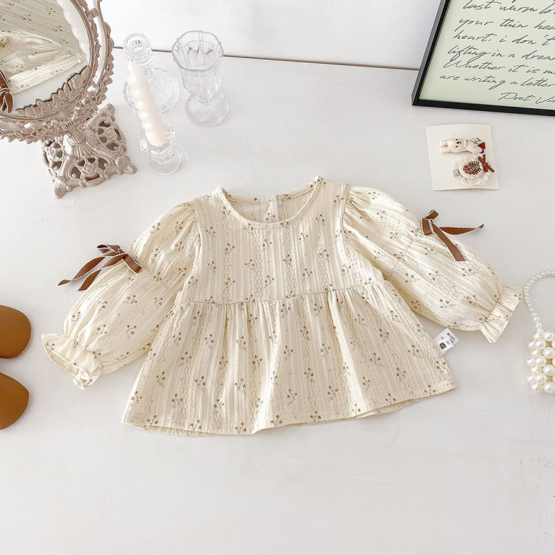 Set od dva komada za djevojčicu: floralna bluza u stilu baby-doll i široke hlače, proljeće 2026