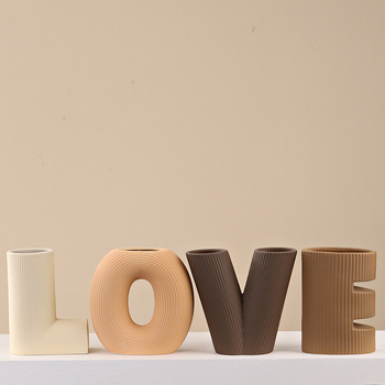 Vază ceramică cu litere LOVE pentru decorul camerei de nuntă, Morandi mat