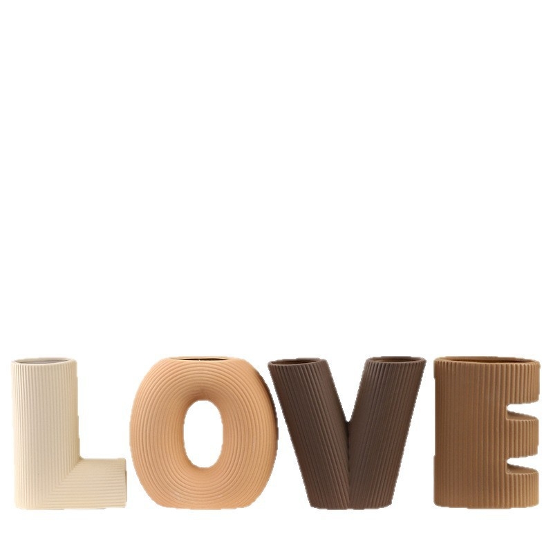Vază ceramică cu litere LOVE pentru decorul camerei de nuntă, Morandi mat