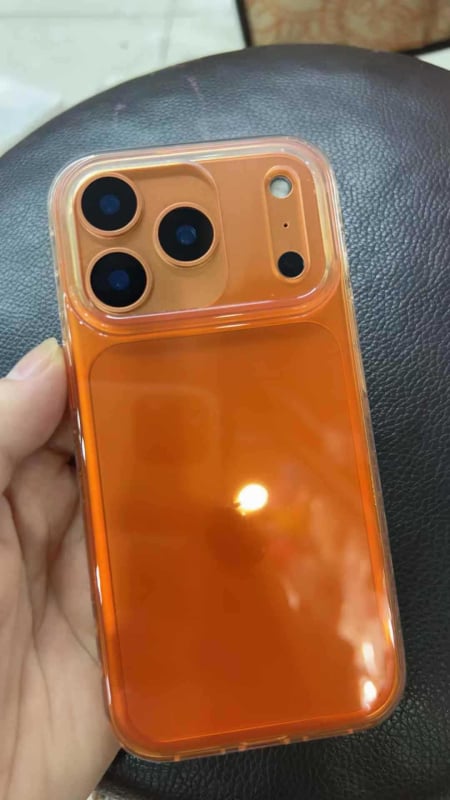 Minimalistička maska s narančastim gradijentom za iPhone 17 Pro Max, 15/14 i 16