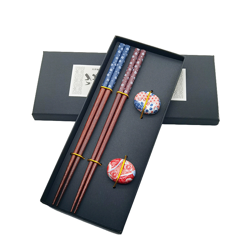 Ξύλινο σετ chopsticks με δύο ζεύγη και κεραμικό στηρίγμα, ιαπωνικού στυλ ρετρό σχεδίαση, μάρκα Xinjule, χειροποίητο, βιοδιασπώμενο