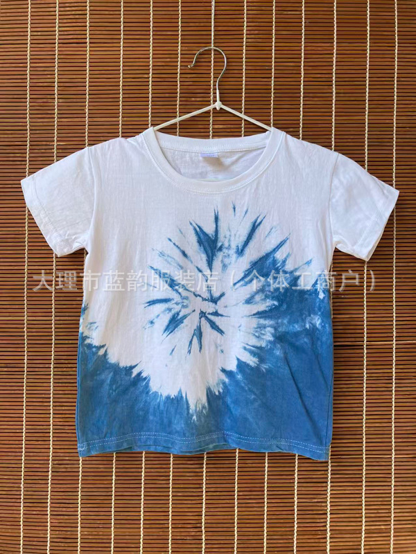 Gyerekeknek szánt pamut rövid ujjú póló, kézzel készített tie-dye minta, növényi Indigo színnel