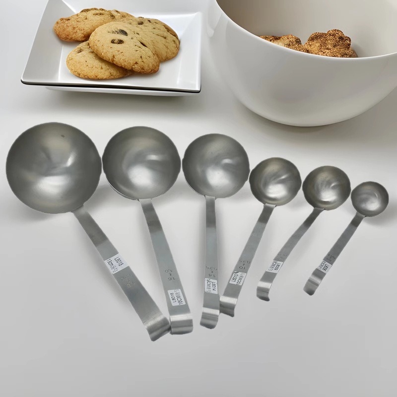 Set de ustensile de bucătărie din oțel inoxidabil: lingură de gătit, lingură de supă, lingură de strecurător, spatulă