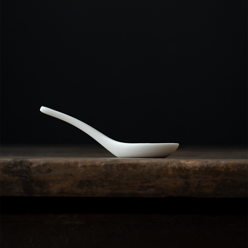 Lingură de supă din porțelan alb Dehua, fund plat, ceramică, 15 ml