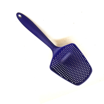 Set de bucătărie din plastic negru: mare strecurător, sită, spatulă pentru drenaj, lingură de gheață din plastic