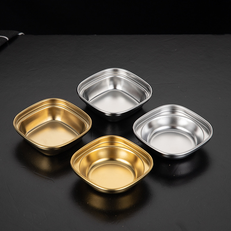 Vas de dips din oțelină inox – farfurie aurie, pătrată, cu mai multe compartimente pentru sosuri: BBQ coreean, sos de soia, oțet; suprafață lustruită, stil lux retro