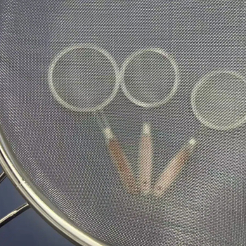 Skimmer din oțel inoxidabil 304, mâner din lemn, buclă de agățare, ustensilă de bucătărie pentru prăjit, scurgere de ulei, tăiței și sago
