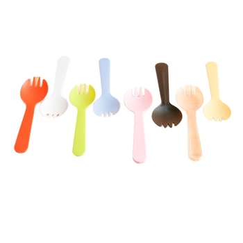 Tacâmuri din plastic de unică folosință: furculițe și linguri groase pentru tort, fructe și înghețată, ambalate individual