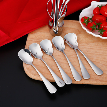 Ornament din aliaj de zinc, în formă de lebădă, cu tacâmuri: furculițe pentru fructe, lingură de desert, lingură pentru tort și bețișoare pentru fructe – set de veselă