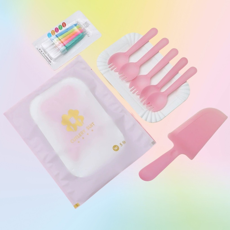 Set tacâmuri de unică folosință pentru tort de ziua de naștere, farfurii și furculițe din plastic, pentru uz casnic, ambalate individual