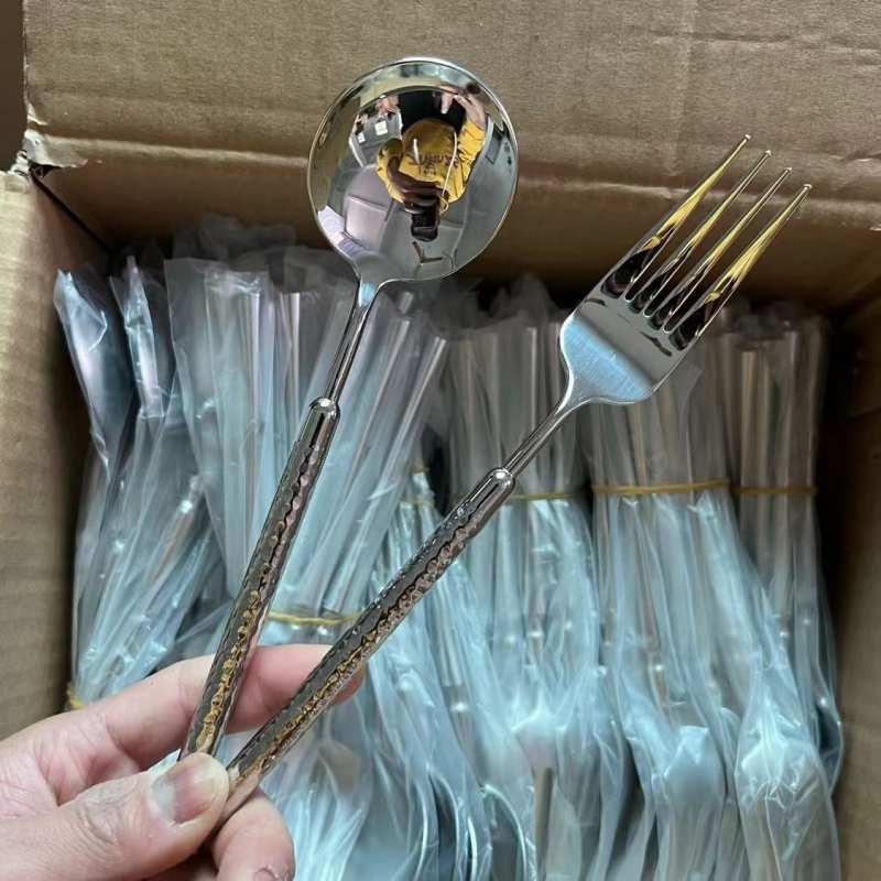 Set tacâmuri occidentale, 3 piese (cuțit, furculiță, lingură), cu model ciocănit și motiv diamant rotund, din oțel inoxidabil 304, pentru uz casnic sau hotel/restaurante