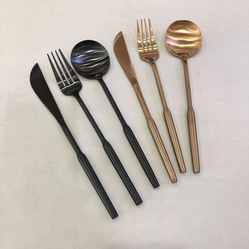 Set de tacâmuri din oțel inoxidabil, în stil nordic, format din trei piese: cuțit pentru steak, furculiță și lingură