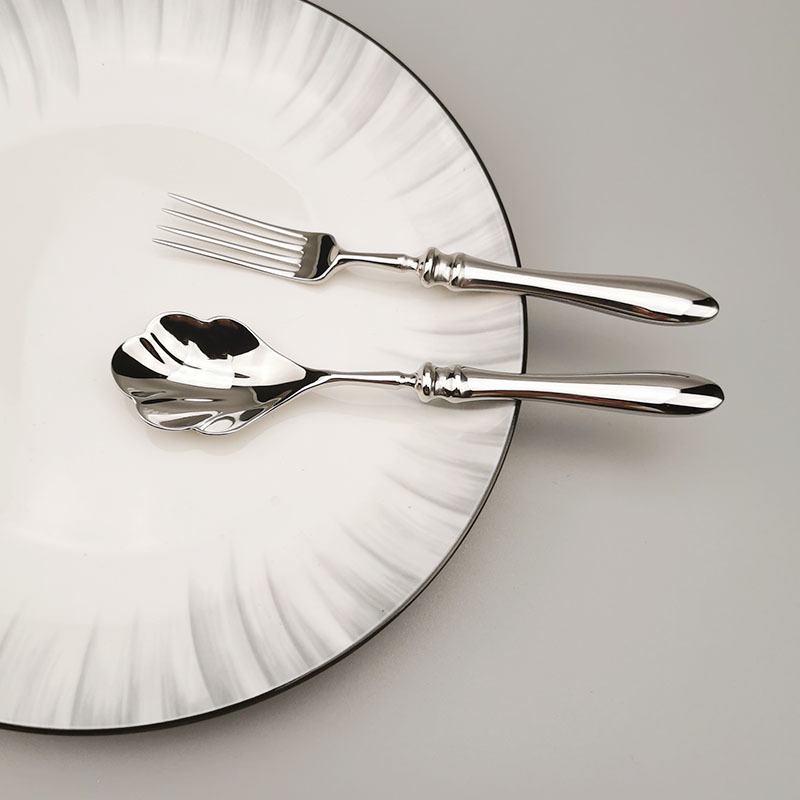 Set de tacâmuri din oțel inoxidabil 18/10: lingură romană, lingură de supă, furculiță și lingură, cuțit pentru steak