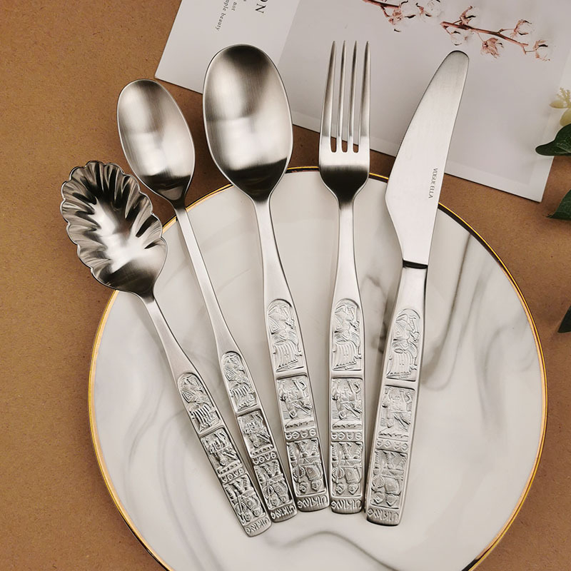 Set tacâmuri occidentale din oțel inoxidabil 18/10 – cuțit, furculiță și lingură (lingură de supă, lingură de masă)