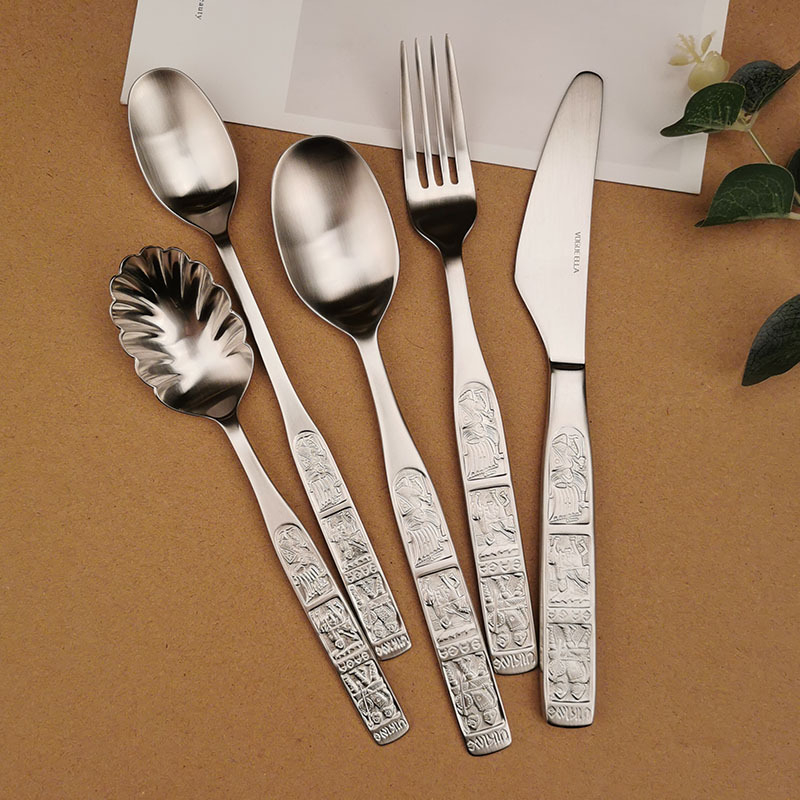 Set tacâmuri occidentale din oțel inoxidabil 18/10 – cuțit, furculiță și lingură (lingură de supă, lingură de masă)