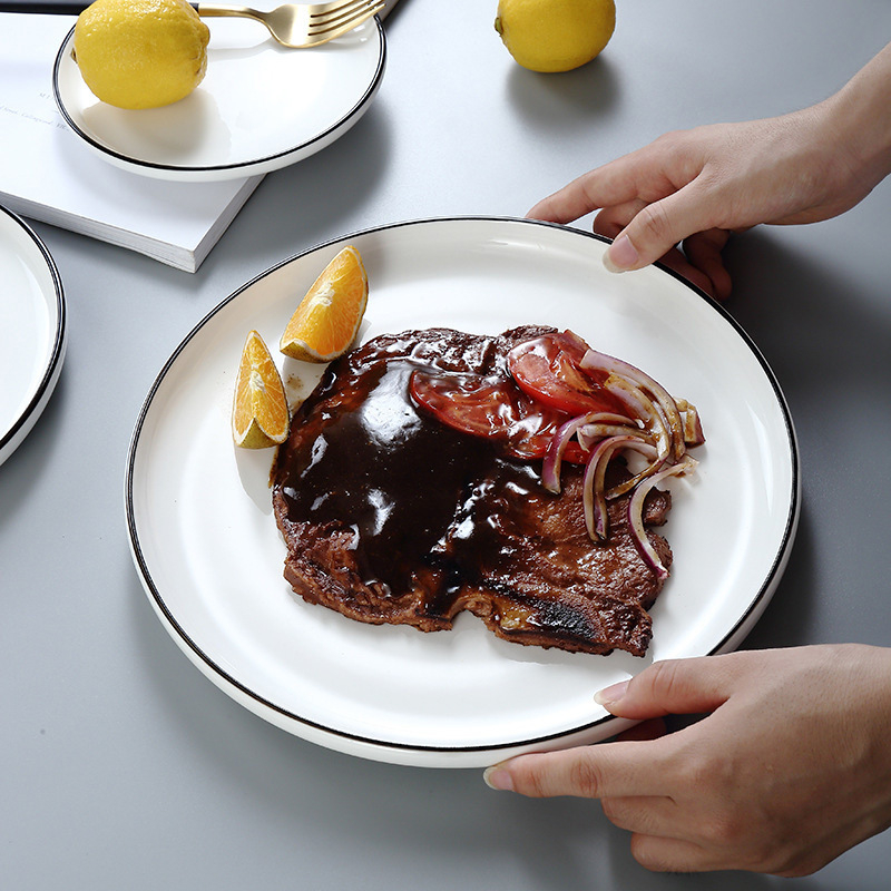Okrúhly porcelánový tanier v nordickom minimalistickom štýle – pre západné jedlá, pizzu a steak
