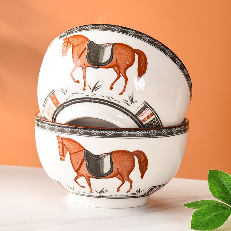 Vlastný set riadu z kostného porcelánu s logom – darčeková krabička, tanierov, misiek a lyžíc
