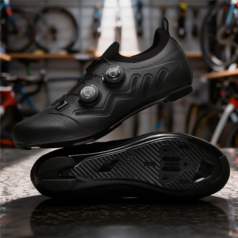 Prozračne cipele za biciklizam za cestu, planinu i unutarnju upotrebu, model D-002, kompatibilne s clipless pedalama, sustav samozaključavanja.