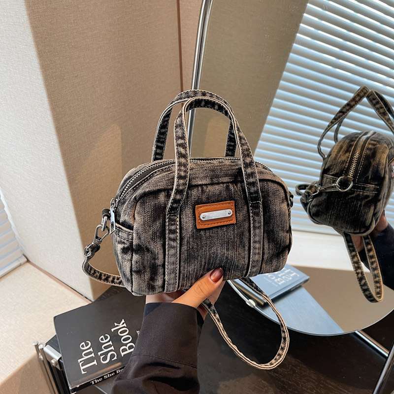 Geantă din denim crossbody cu design de pernă, formă pătrată mică, stil coreean