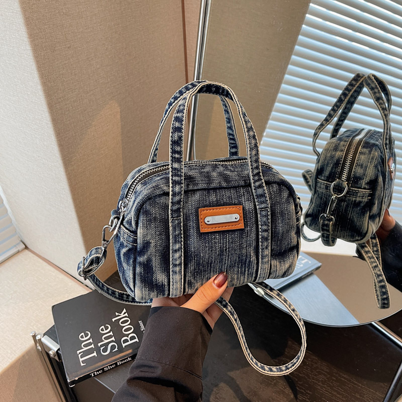 Geantă din denim crossbody cu design de pernă, formă pătrată mică, stil coreean