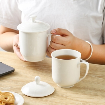 Podnikový keramický hrnček s viečkom, biely porcelán Bone China, vlastná tlač loga, šálka na čaj s viečkom, darček na sviatok