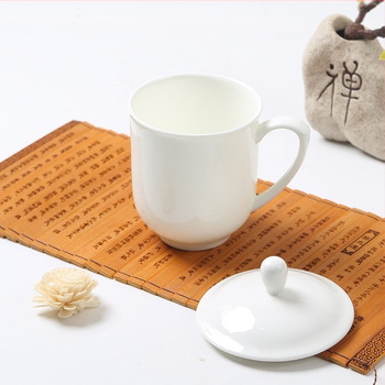Podnikový keramický hrnček s viečkom, biely porcelán Bone China, vlastná tlač loga, šálka na čaj s viečkom, darček na sviatok