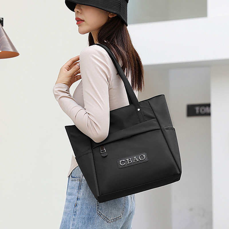 Nylon platnena tote torba, velika kapaciteta, ženska, model 2023, lagana, za posao i svakodnevna putovanja, s naramenicom i kontrastnim šavovima