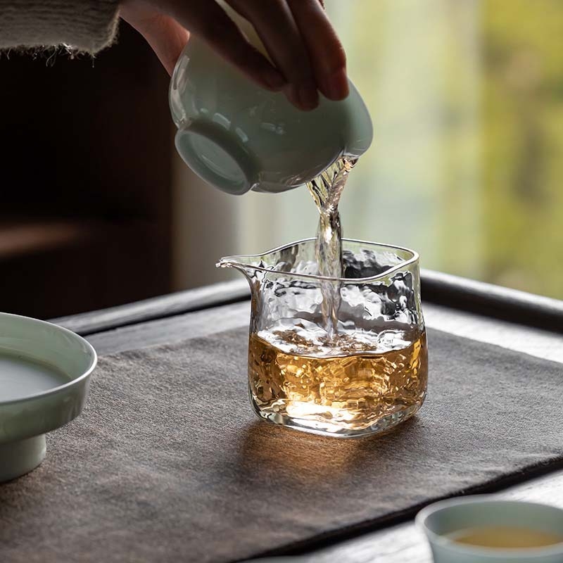 Japonský štýl, priehľadná štvorcová sklenená misa na rovnomerné rozloženie čaju, zosilnený tepelne odolný čajový separator a čajová tácka