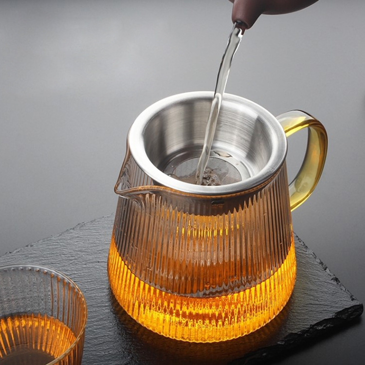 Set Gongfu de ceai din sticlă transparentă, cu ceașcă de distribuție în dungi și tavă de ceai cu filtru, stil japonez