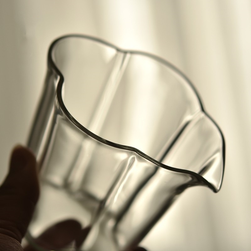 Infuzor de ceai din sticlă borosilicat rezistentă la temperaturi, transparent, cu formă de petală și gură lungă