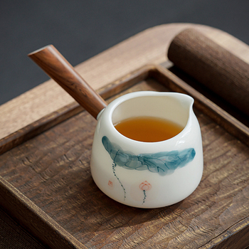 Ceașcă de ceai Gongfu din porțelan alb, decor pictat manual cu lotus, stil japonez, mâner lateral din lemn, set ceramic pentru ceai