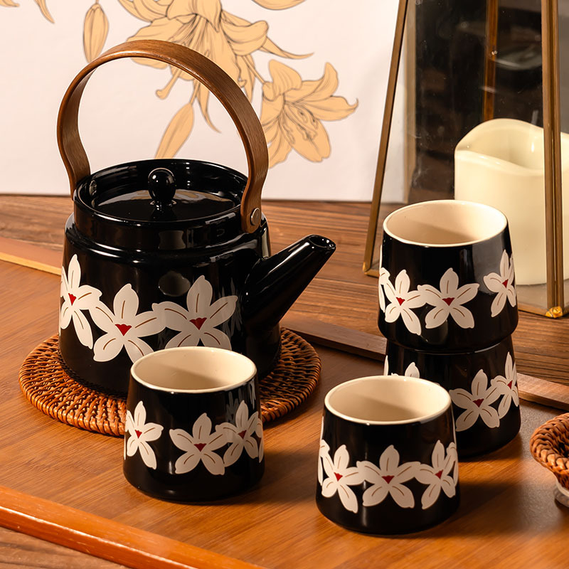 Set ceai porțelan retro cu ceașcă și farfurioară într-o cutie cadou – modele: cireș negru înflorit și crin maro