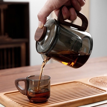 Set ceai din sticlă borosilikată rezistentă la temperatură, stil gongfu, cu ceainic și cești - gri fumuriu, pentru 4 persoane